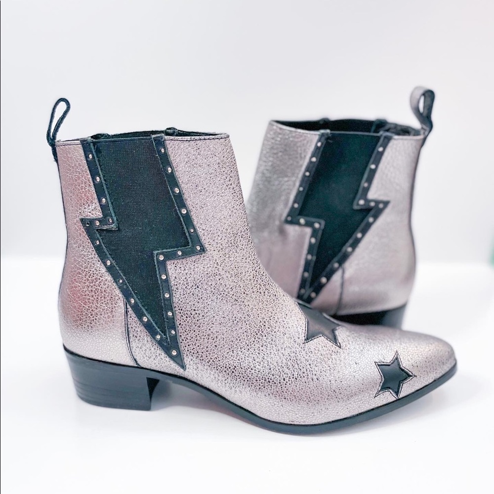 Modern Vice
Bolt Ankle Boots